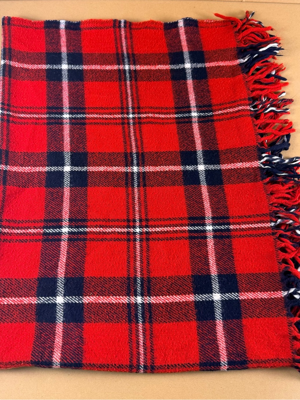 NWOT Faribault Faribo Acrylic Red Plaid Throw/Blanket 44x52